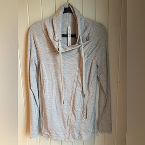 Lululemon Coast Easy Grey Wrap, size 4